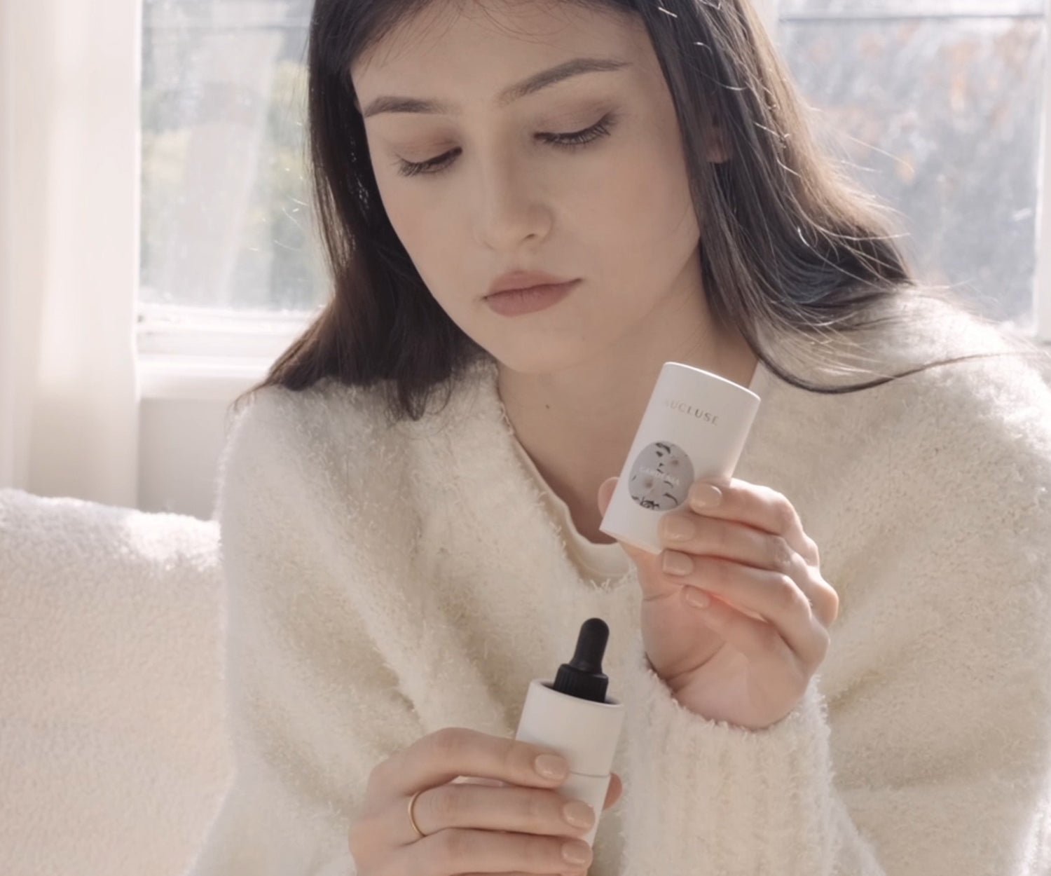 The Ultimate Guide to Choosing and Using Your First Essential Oils - VAUCLUSE
