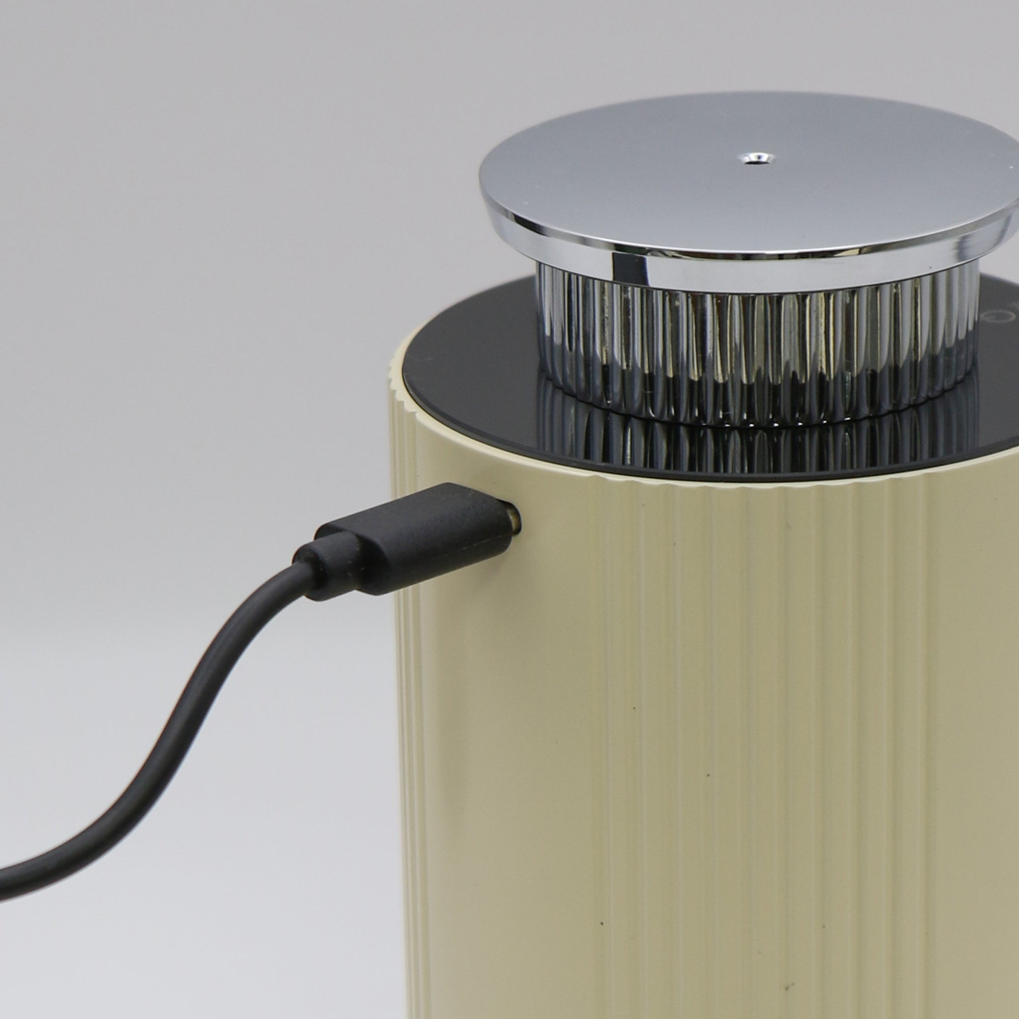 Ribbed Essential Oil Diffuser (Apricot)