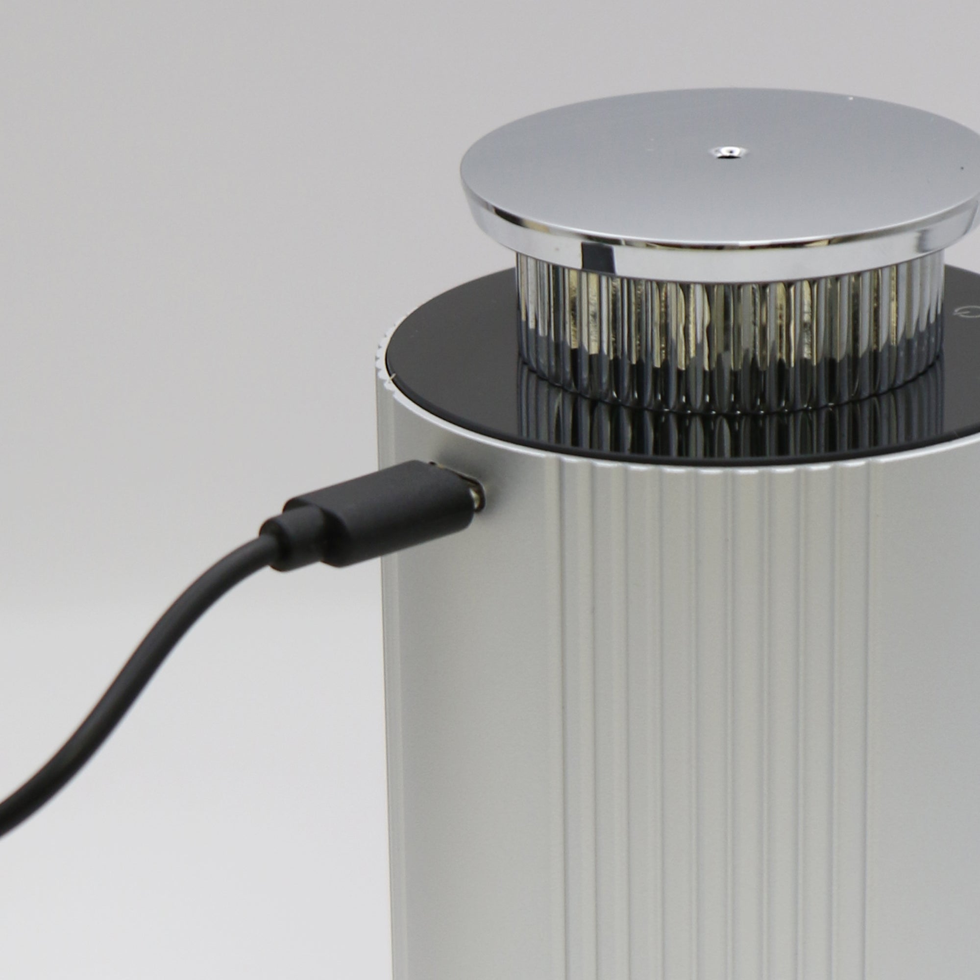 Ribbed Essential Oil Diffuser (Silver)