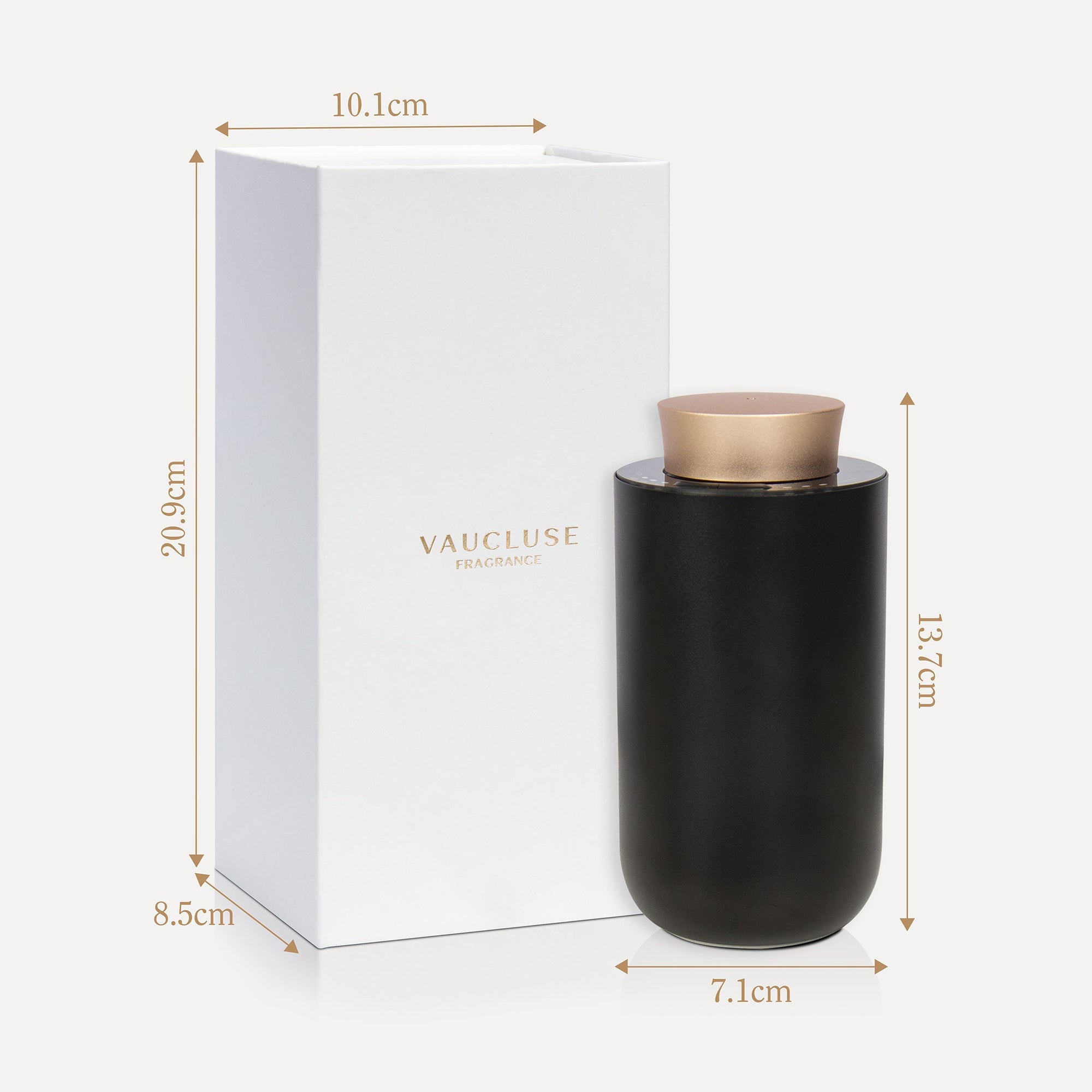 An infographic blueprint showing the device dimensions (13.3cm height, 7.1cm width) alongside its elegant white Vaucluse gift box measuring 20.8cm by 10.5cm by 8.5cm.
