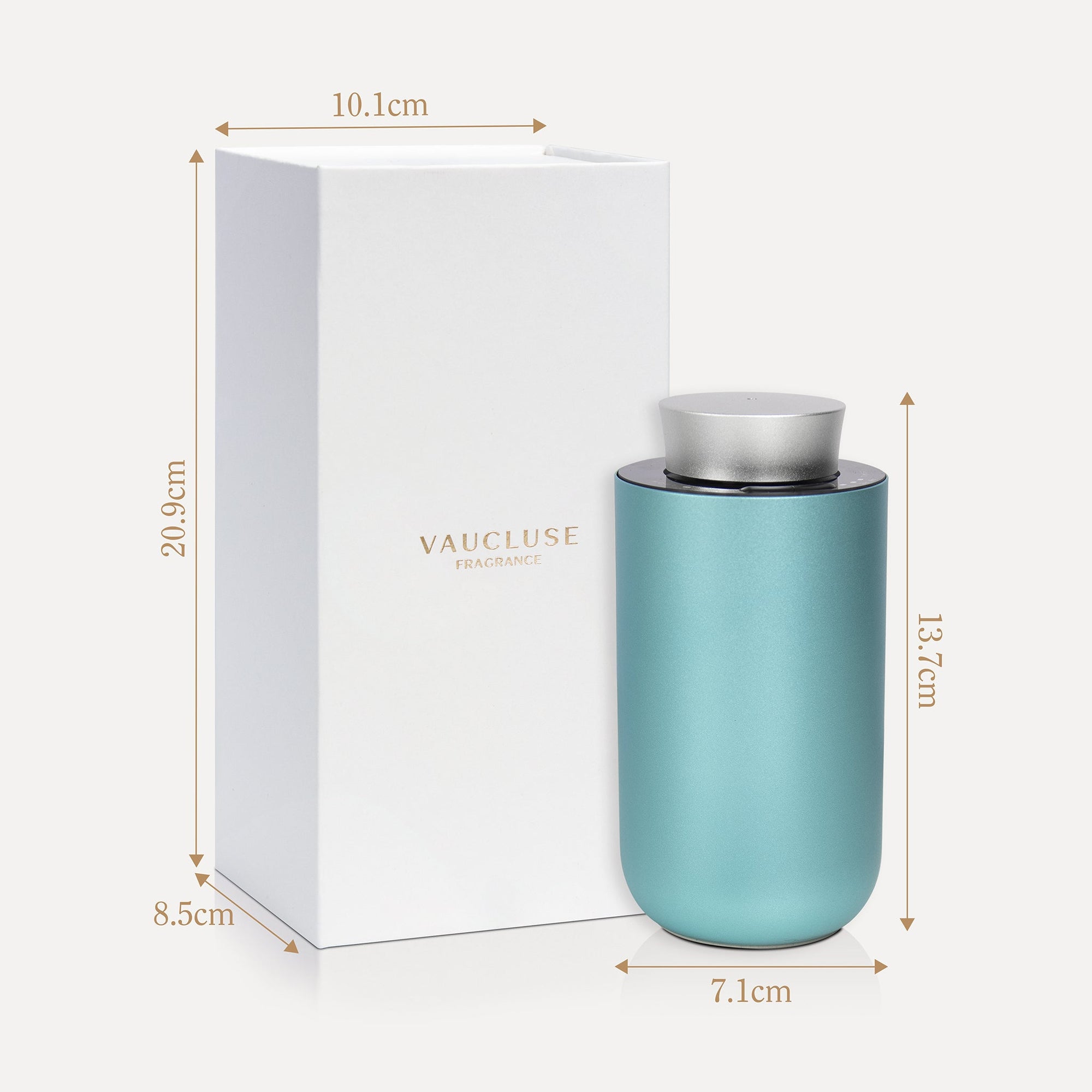 A product specifications diagram showing the dimensions of the white Vaucluse luxury box packaging and the teal silver diffuser in centimeters.